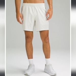 Lululemon Pace Breaker Lined Short 7" - size Small